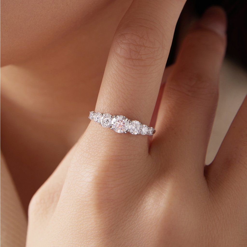 Bamoer Anel Moissanite Prata 925 Cor D Pureza VVS1, 0.5ct Estilo Clássico Cintilante Presente de Casamento Joia Feminina · foto 2