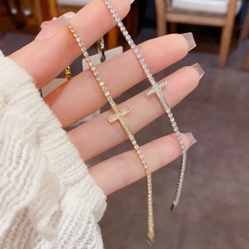 Pulseira de cruz de diamante completo luz luxo diamantes todos os dias acessórios femininos combinados