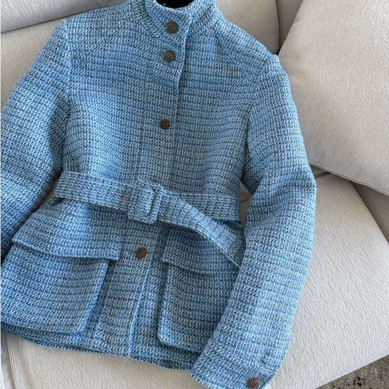 Azul gola alta Tweed jaqueta de cintura estreita cinto cintura grande bolso botões de Metal elegante jaqueta feminina