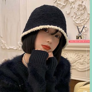 Chapéu de Pelúcia Preto de Pelúcia Mulher 2023 Novo Estilo Outono-Inverno Estilo Chanel Estilo Outono-Inverno Mostrando Cara Pequeno Chapéu de Malha Plana