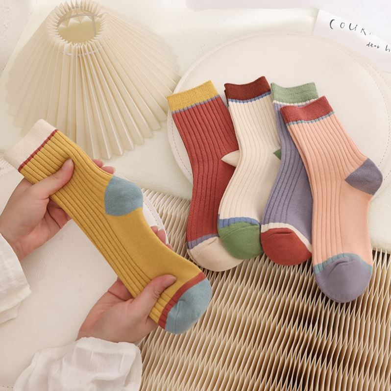 Meias de Moda de Cor Cor de Senhora Meias de Tubo Médio Listradas Verticais Cor de Doce Casual Sweat-