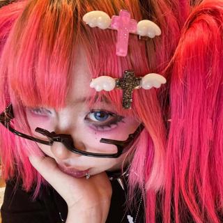 Cruz de Cultura Asiática com asas intermitentes Punk Soft Girl Sweet y2k Side Clip Earth Berry Sweet Spicy Pair Clip T85