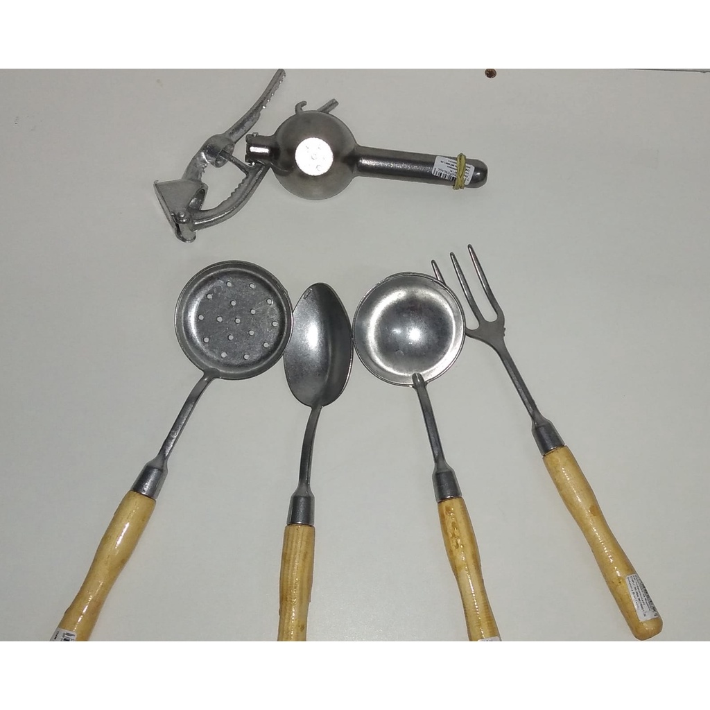 Kit 6 Utilidades Culinária - (Concha, garfo, escumadeira, colher, espremedor de limão e de Alho)