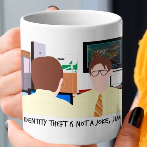Caneca The Office Dwight Roubo de Identidade Cerâmica