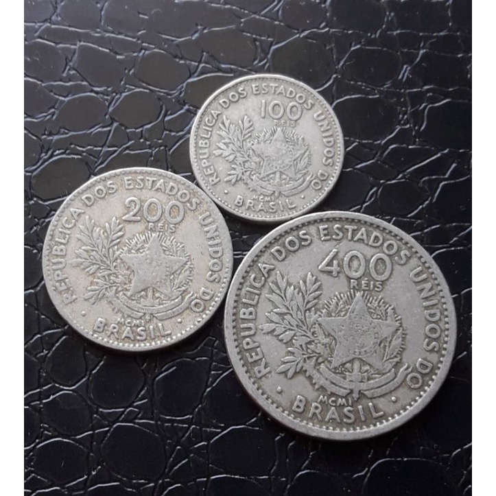Lote com as 3 moedas de Réis 1901 (MCMI) 100, 200 e 400 Réis moedas em algarismos romanos.