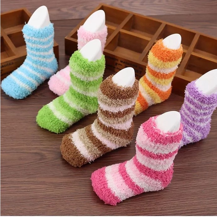 Meias Felpudas Grossas Para Frio Esquenta Bem Para Infantil De Inverno Todos Tamanhos Várias Cores Contém Um Par De Meia em Oferta na Shopee