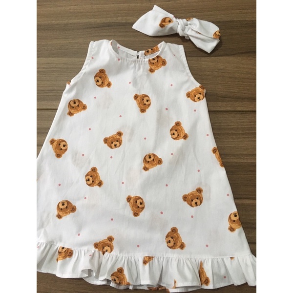 lindo vestido com babadinho, vai com a faixinha de cabelo😍