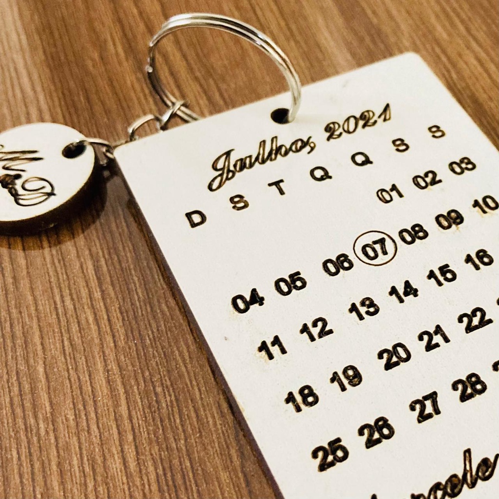 Chaveiro Personalizado Calendario para Casal Aniversário de namoro ou casamento lembrancinha MDF