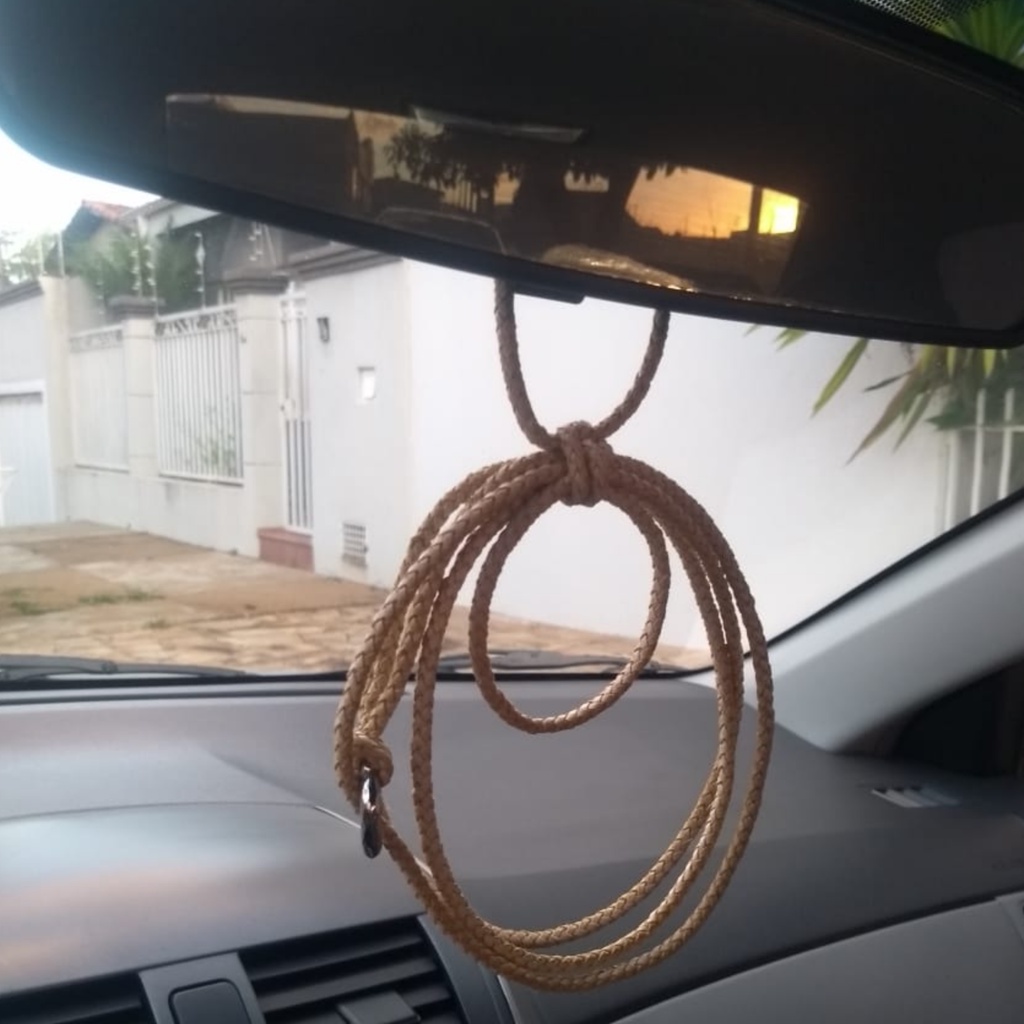 Kit Laço Couro Cru Trançado Retrovisor Decoração + Chaveiro Couro Trançado Rústico