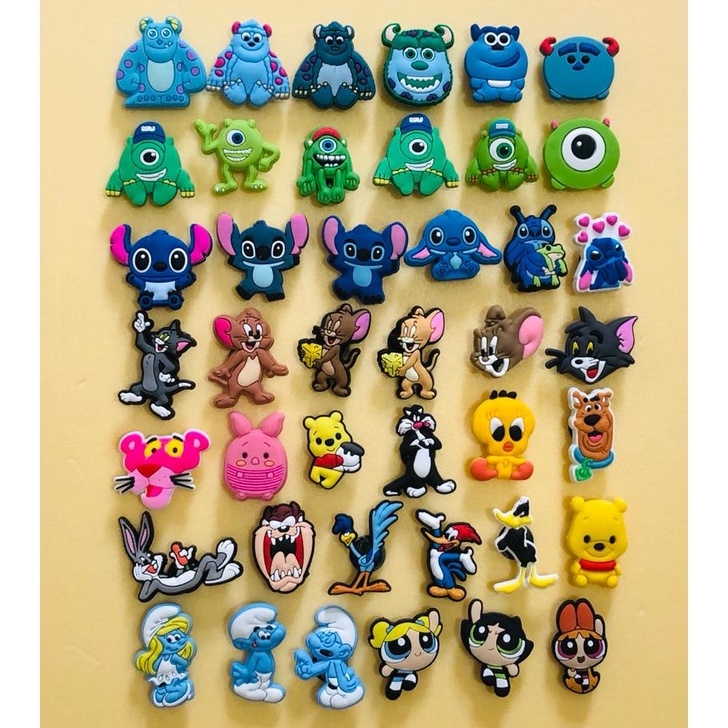 Pin Jibbitz de Crocs Piu Piu Frajola Tom e Jerry Monstros S.A