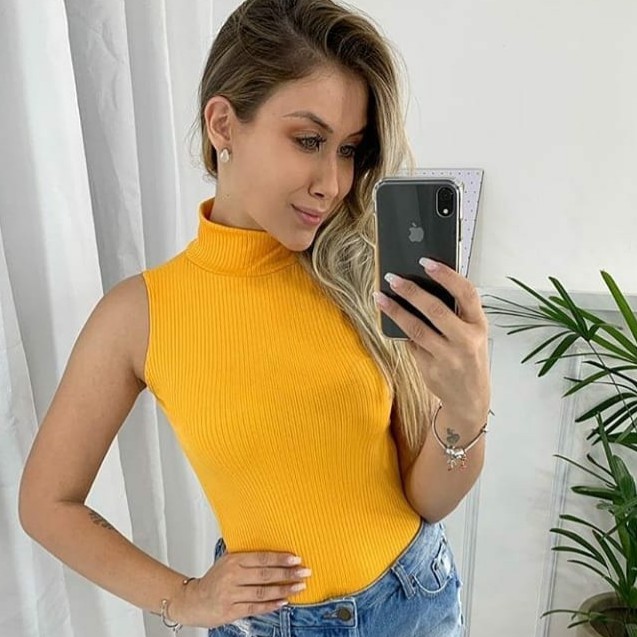 Blusa feminina   gola alta sem manga  malha canelada com elastano moda blogueira