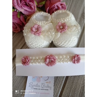 Sapatinho de bebe menina em tricot