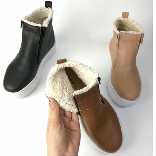 Tênis Botinha casual com pelinhos forrada