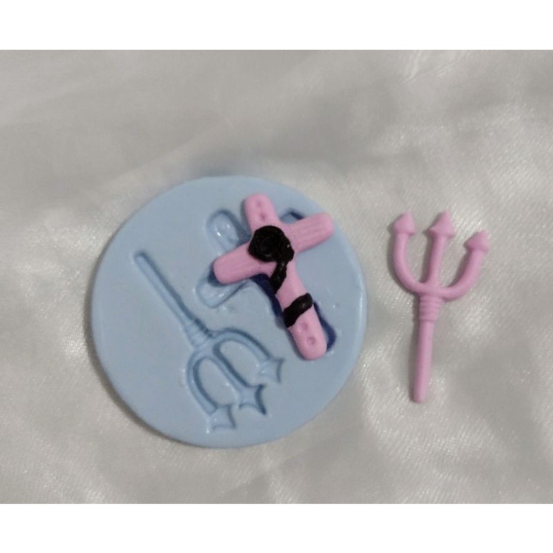 molde mini garfo e crucifixo fem