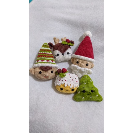 Enfeite Natal/ amigurumi croche ( papai noel, árvore de natal, anjo, elfo,  rena, biscoito de gengibre, pinguim) | Shopee Brasil