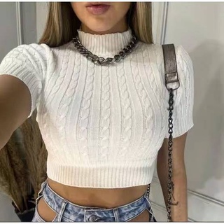 Blusinha tricot trancada cropped manga curta