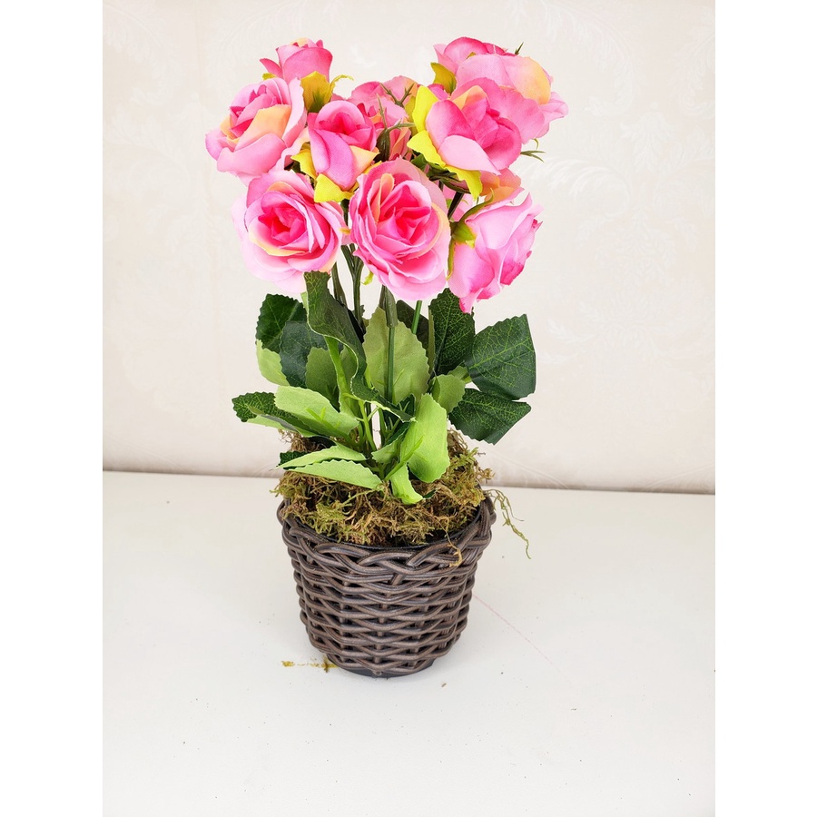 Arranjo de Rosas Vaso Cachepô Vime Decoração Sala Mesa Nichos