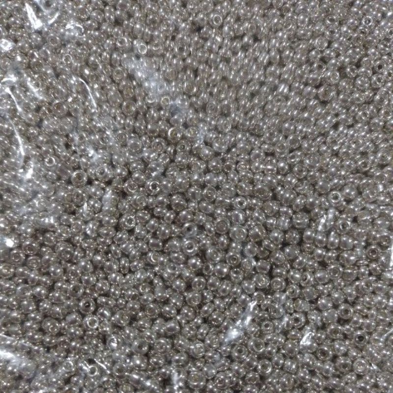 Miçanguinha Prata 1.9MM (12/0) - Vidro - 20 Gramas em Oferta na Shopee