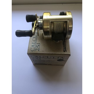 Carretilha Shimano Calcutta Made In Japan Esquerda Usado