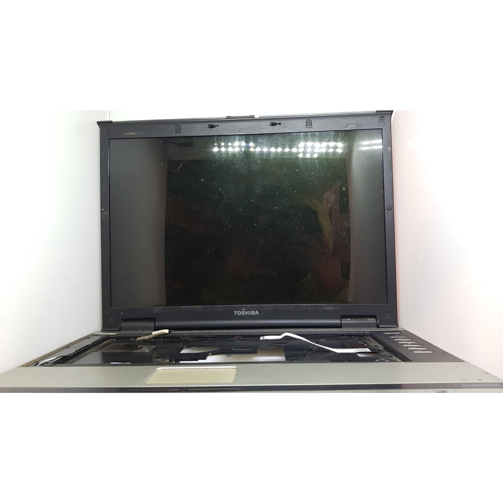 Carcaça Superior c/ Tampa Notebook Toshiba Satélite M70 (Cx. R11)