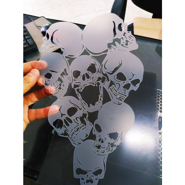 Stencil caveiras grudadas para aerografia e pinturas 2R10