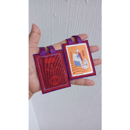 Escapulário Roxo do Final dos tempos. -REVELADAS À MÍSTICA MARIE JULIE. em Oferta na Shopee