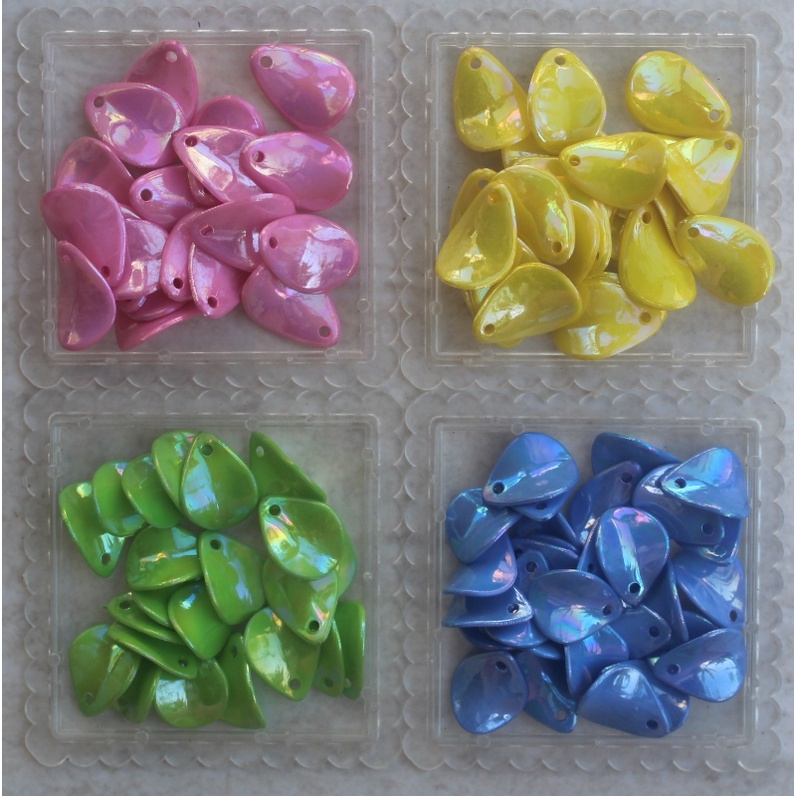 Pingente pétala em acrílico (orelha de rato)10 gramas. Para artesanato em Oferta na Shopee