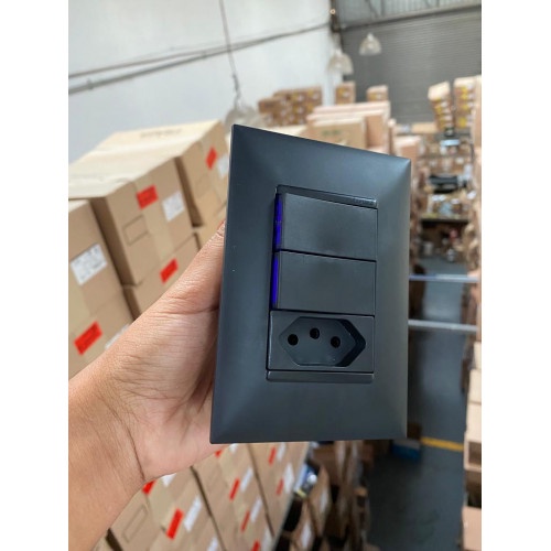 CJ INTERRUPTOR DUPLO PARALELO + TOMADA 20A 4X2 - PIAL PLUS + PRETO - 584697PT