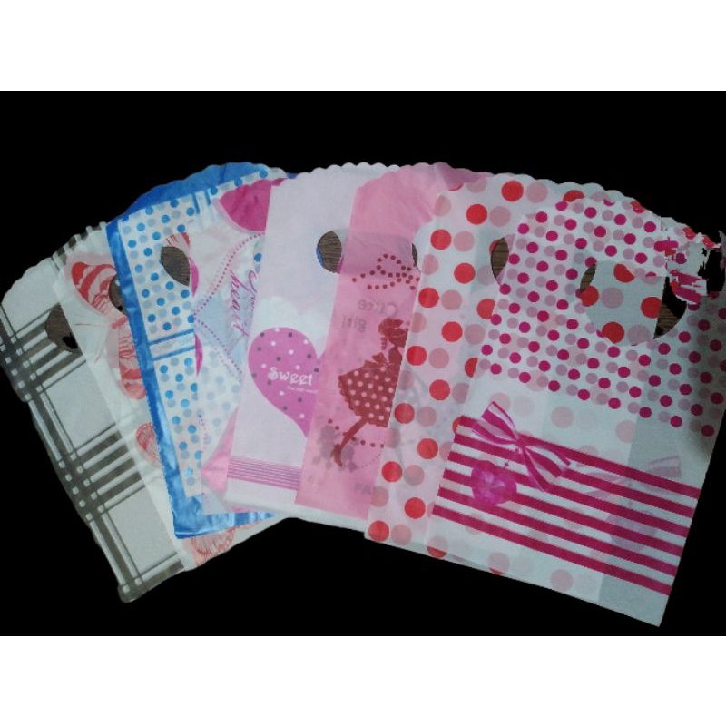 Sacolinha Para Bijuterias 9x15 com 100 Unidades Sortidas 10 estampas em Oferta na Shopee