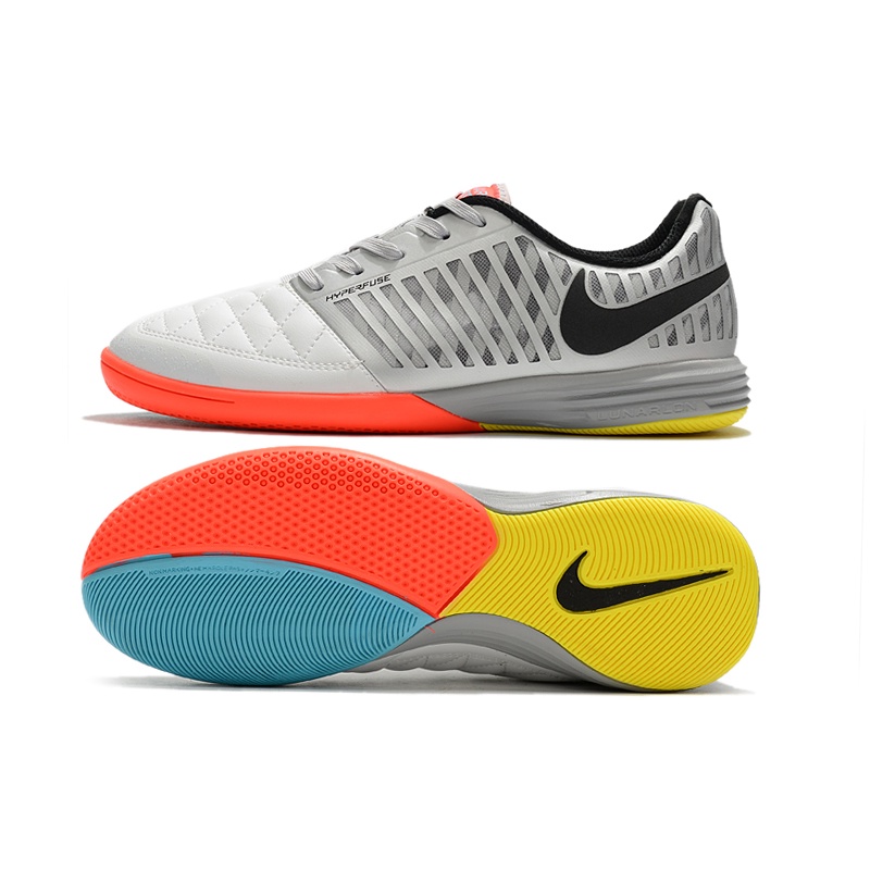 Society store futsal nike