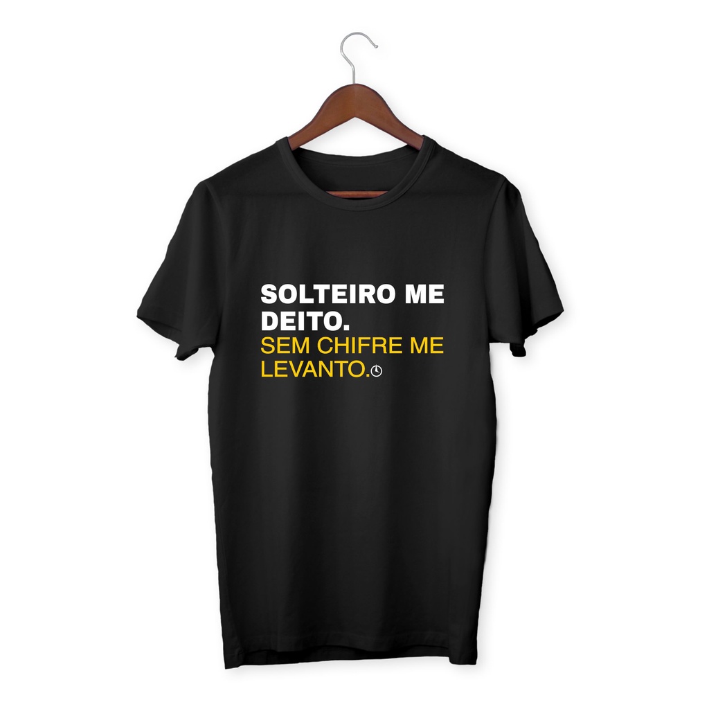 Camiseta Preta Solteiro me deito sem chifre me levanto
