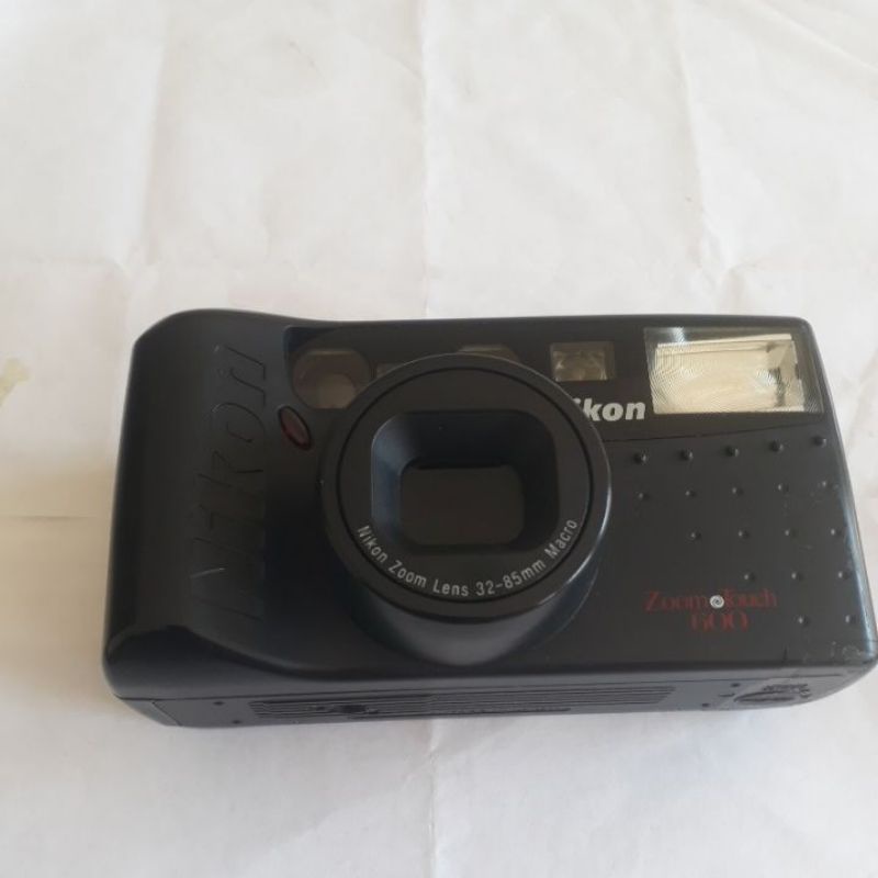 máquina fotográfica antiga anos 80 rara Nikon zoom touch 600