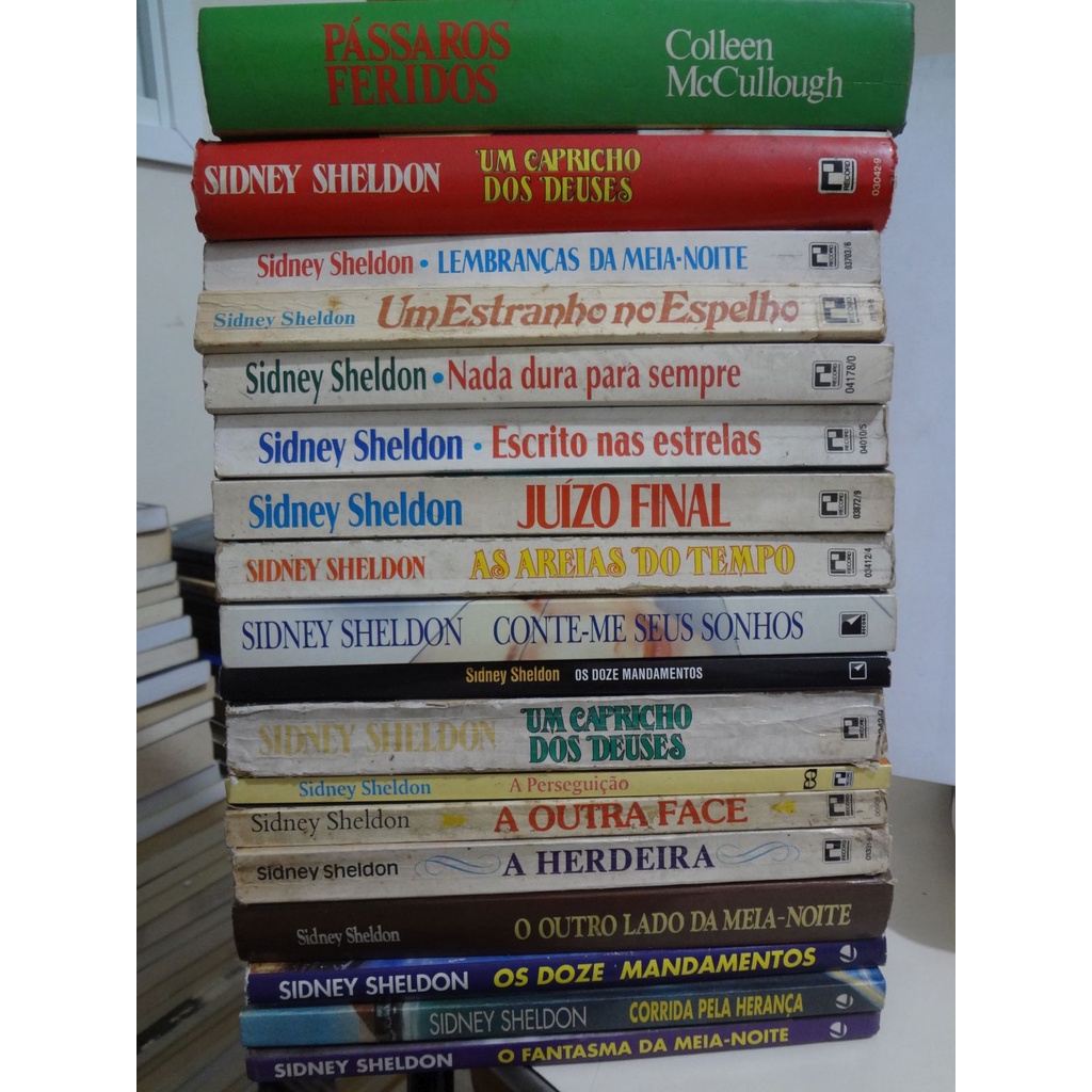 Livros Sidney Sheldon  Um Capricho dos Deuses / Juizo Final / A Herdeira / Nada Dura Para Sempre / Escrito nas Estrelas
