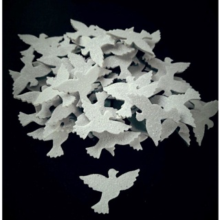 50 Apliques para batizado ((Pombas / pombinhas da paz / asa de anjo)  em EVA branco com glitter em Oferta na Shopee