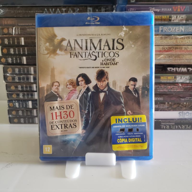 Bluray Filme Animais Fantásticos e Onde Habitam (Lacrado) (LEIA A DESCRIÇÃO)* Fantasia, Aventura Direção: David YatesElenco: Eddie Redmayne, Katherine Waterston, Dan Fogler