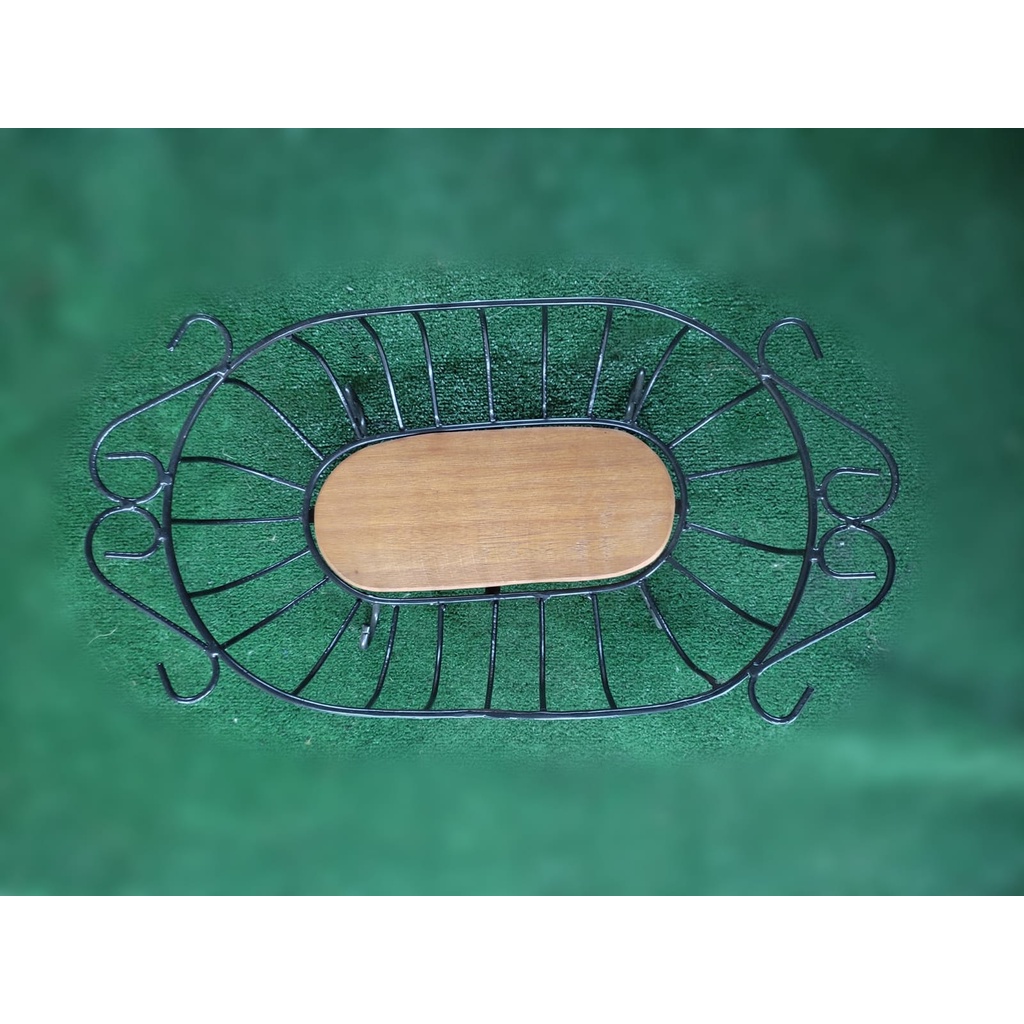 Fruteira oval de mesa em madeira e ferro artesanal
