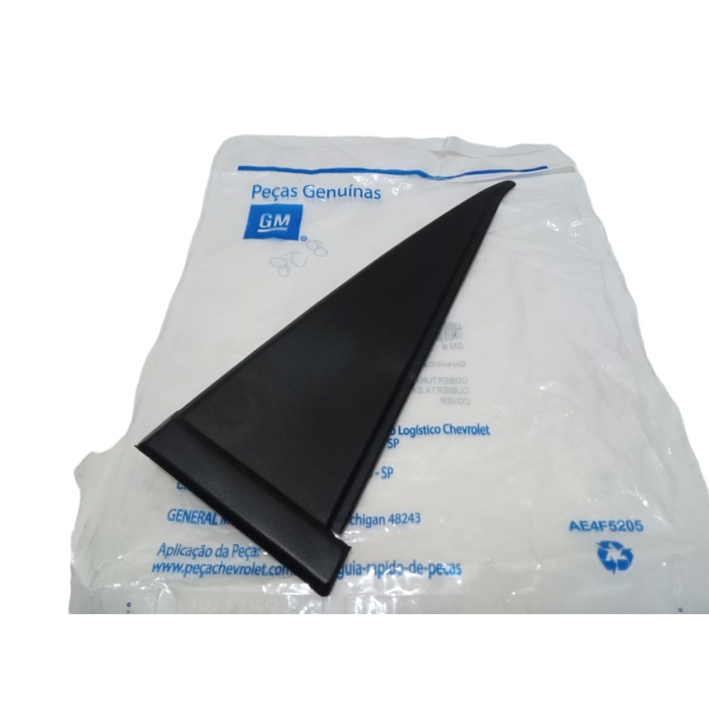 Moldura triangulo externo acabamento porta traseira direito passageiro Corsa Classic Original GM