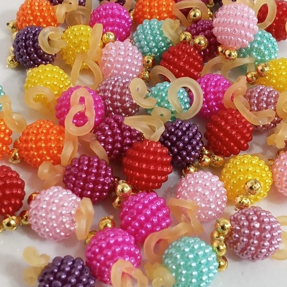80 Lacinho Pet Amora Pérola Bolinha Fêmea Brilho Pet Shop Elástico Penteado Pet
