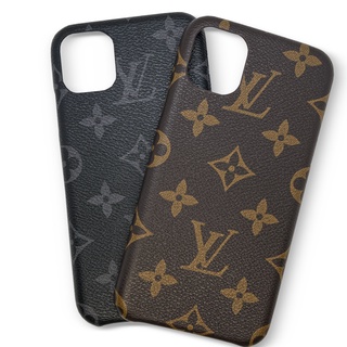 Capinha case couro LV Louis Vuitton para iPhone 11 12 13 14 15 e pro Revestimento aveludado