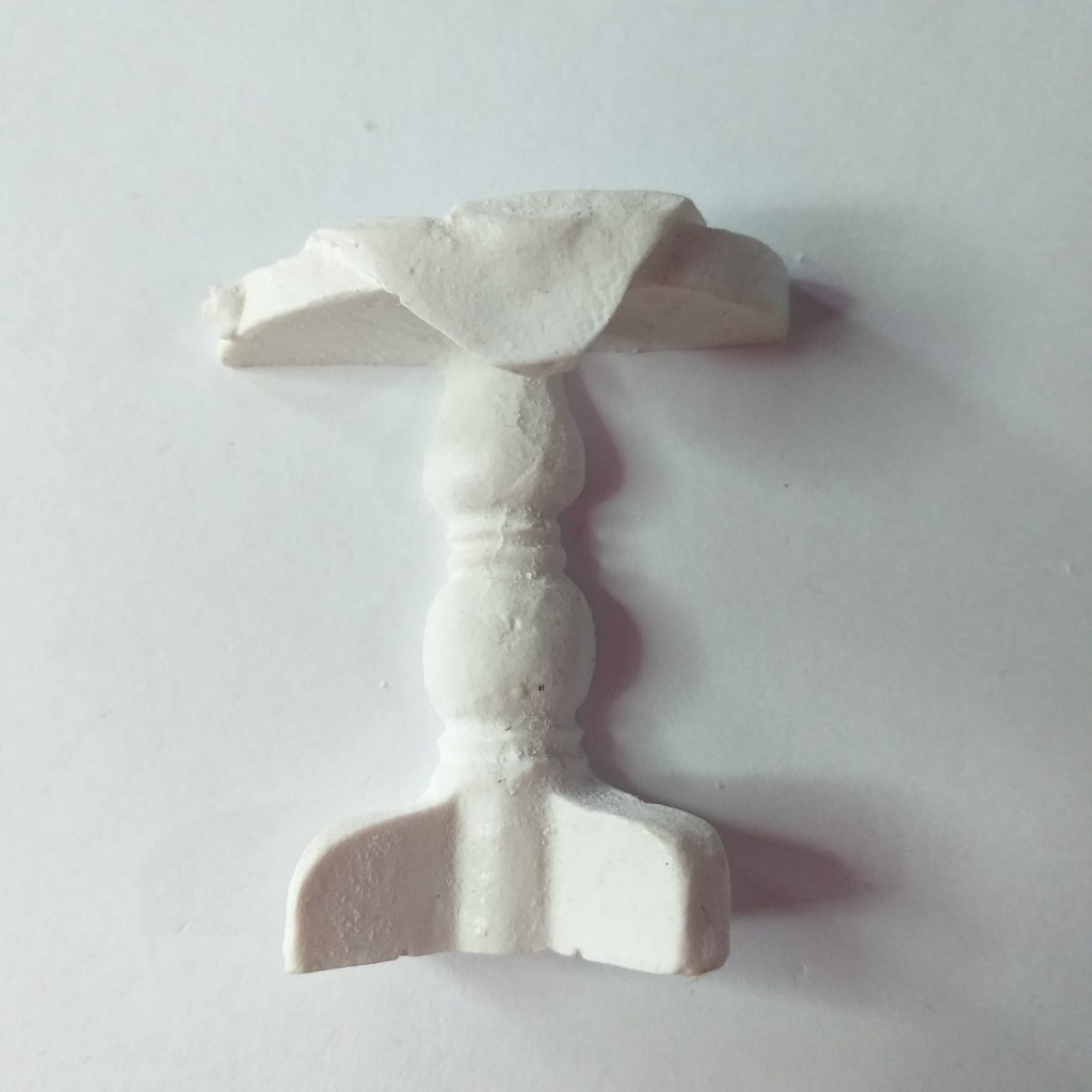 Aplique Mesinha para Vaso em Resina