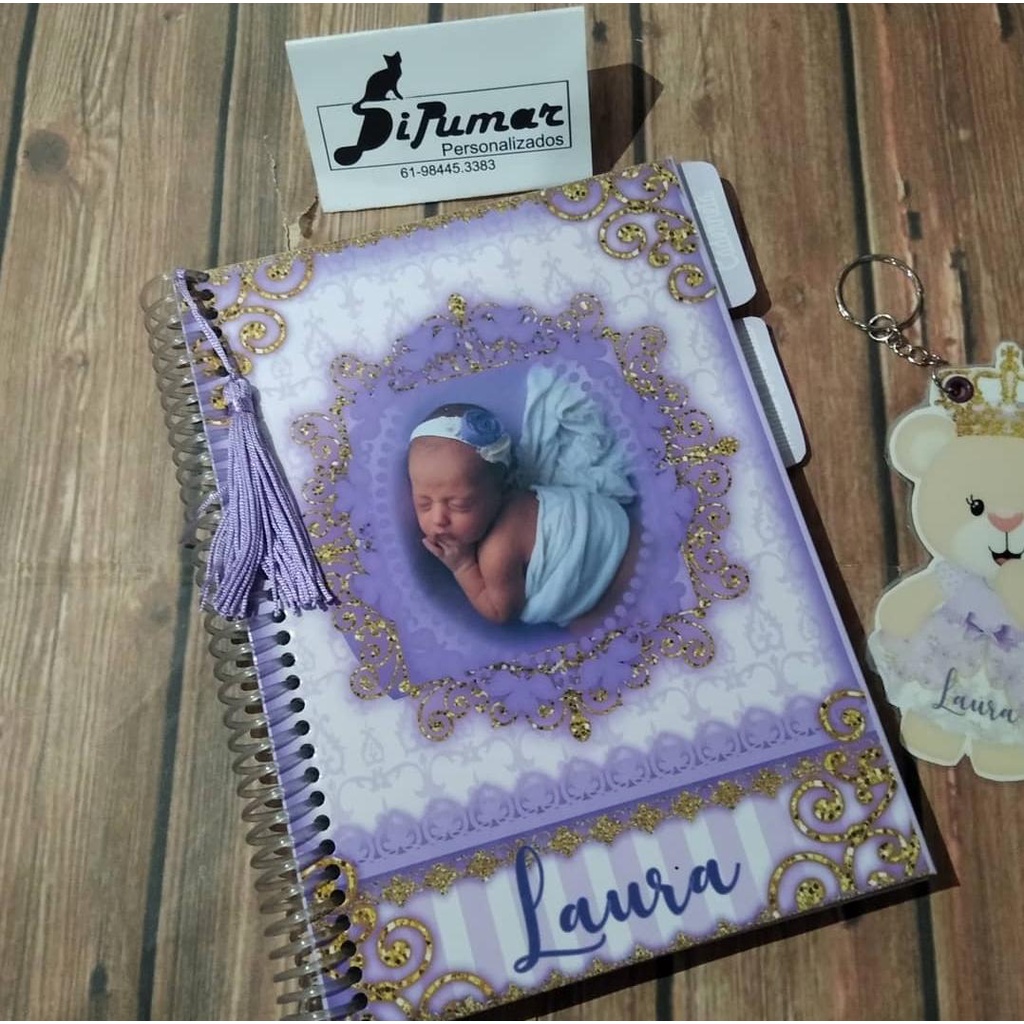 Caderneta de Vacina Personalizada Menina + brindes: chaveiro e marca-páginas (Ursinha Lílás e Temas Diversos)