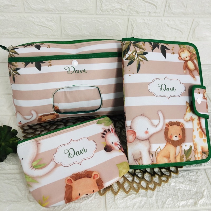 Kit maternidade personalizado Capa caderneta documentos necessaire porta fralda e lenço umedecido e necessaire farmacinh
