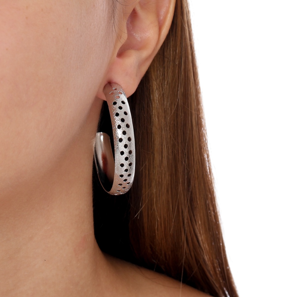 Brinco Argola Media Fosca com Furinhos em Aço Cirúrgico Inoxidável Antialérgico Feminino Moda Semijóia