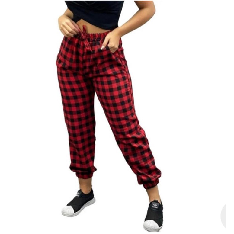 calça jogger feminina vermelha e preta xadrez  e também branca com preto POUCAS PEÇAS  barata PROMOÇÃO