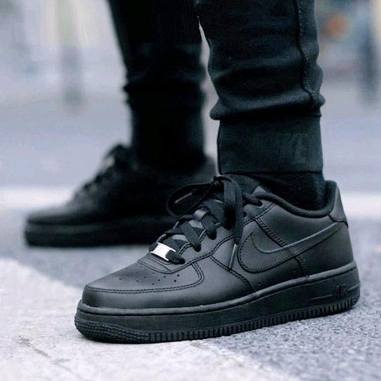 nike air force full black