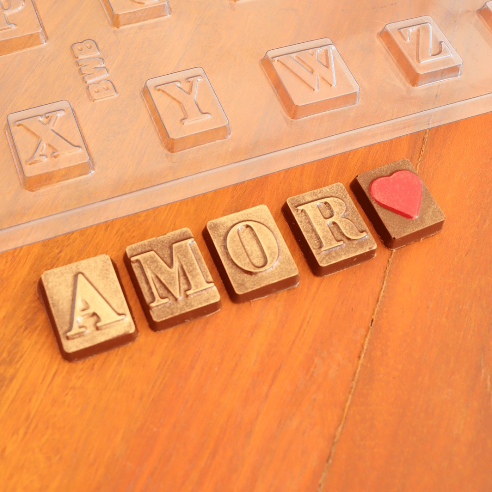 Forma BWB Simples Semiprofissional, Alto Rendimento Doces Finos Chocolates - Tablete Alfabeto// - Home & Living