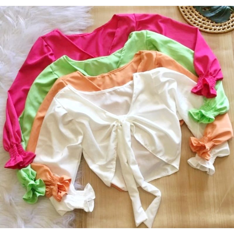 Blusa Cropped Juju Manga Longa Flare Laço Amarrar Feminino