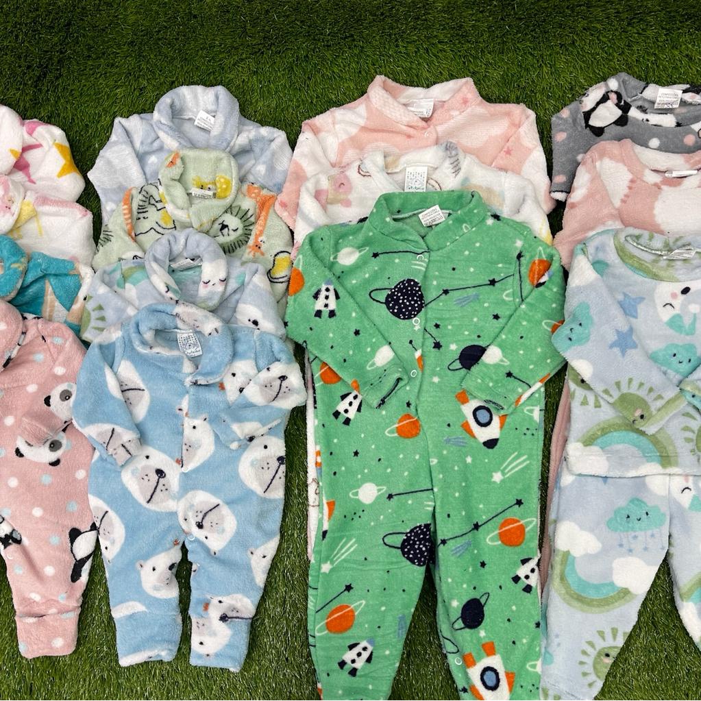 Macacão longo em soft fleece premium para bebê estampa sortida, maternidade, enxoval