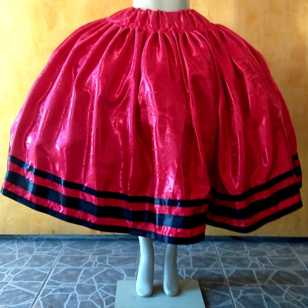 SAIA DE CETIM BROCADO/JACQUARD VERMELHO COM 3 CAMADAS DE FITA DE CETIM PRETO - UMBANDA E CANDOMBLÉ