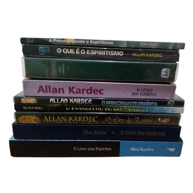 Livros de Allan Kardec: O livro dos espíritos, O evangelho segundo o espiritismo, A gênese, O céu e o inferno